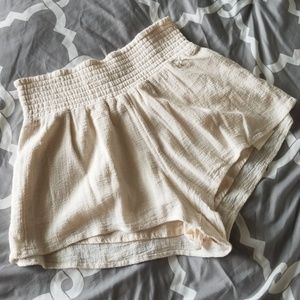Billabong High-waisted Cream Shorts